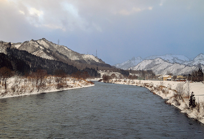 群馬県と福島県にまたがる尾瀬沼を源流とする只見川。ウグイ漁は婚姻色が鮮やかな4月から5月に行なわれる