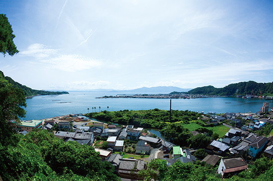 薩摩藩の琉球口貿易の舞台だった山川港。鹿児島県の薩摩半島先端付近にあり、波の穏やかな天然の良港。島津氏は1583年（天正11）にここを拠点港として確保している