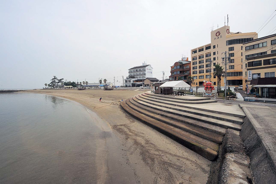 日間 賀島 コロナ