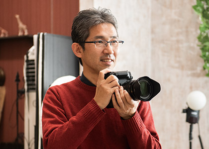 写真家として活躍しながら東川町議会議員としても活動する飯塚達央さん