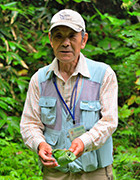 仁鮒水沢スギ植物群落保護林をご案内いただいた伊藤徳治さん。