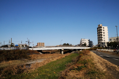 水無瀬橋が架かる現在の水無し河原付近