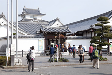 関宿城博物館の正面入り口。