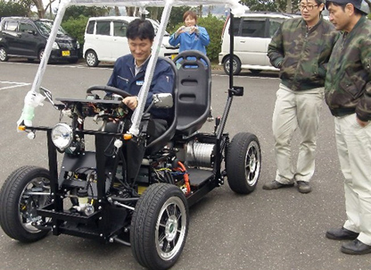 超小型電動車両の試験運転