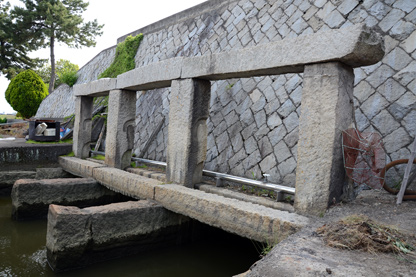 江戸時代に築造された5カ所の「南蛮樋」のうち、唯一現存する大石樋