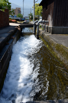 朔日市（ついたち）新田に水を送り出す光明寺東揚水機