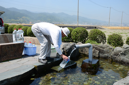 田園地帯の真ん中にある「加茂川左岸うちぬき公園」