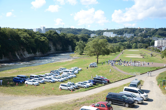 2013年秋の流域一斉河川清掃の澱橋（よどみばし）会場