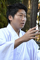 白山比咩神社で権禰宜を務める田中天善さん