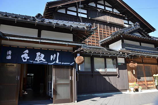 吉田酒造店の外観