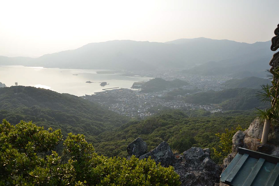 醤油や素麺、オリーブの産地として知られる小豆島