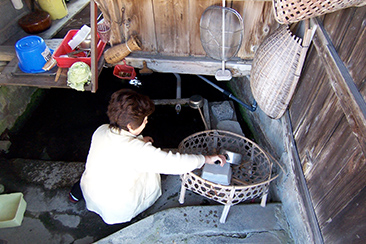 住民は今もこのようにカバタを使っている