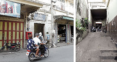 道路から路地に入るところにはゲートが設けられている。 路地、川側から。