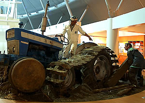 大潟村干拓博物館には、入植当時の様子が展示されている