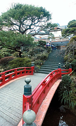 箱根宮之下の富士屋ホテル。外国人から見た日本趣味の和洋折衷建築。