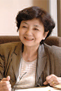 嘉田 由紀子さん