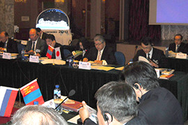 モンゴル・ウランバートルで、2012年（平成24）開催された第15回冬の都市市長会議。