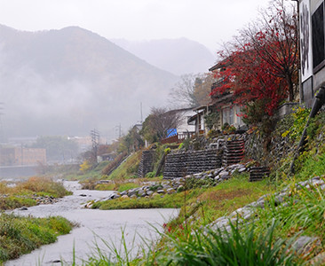 勝山の船着き場跡の石積み雁木。