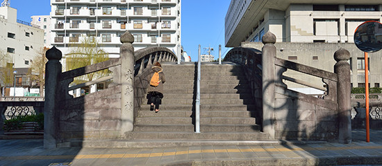 長崎大水害で流失後、1986年（昭和61）に架け替えられた東新橋。