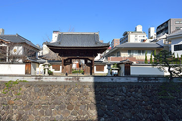 光永寺の山門