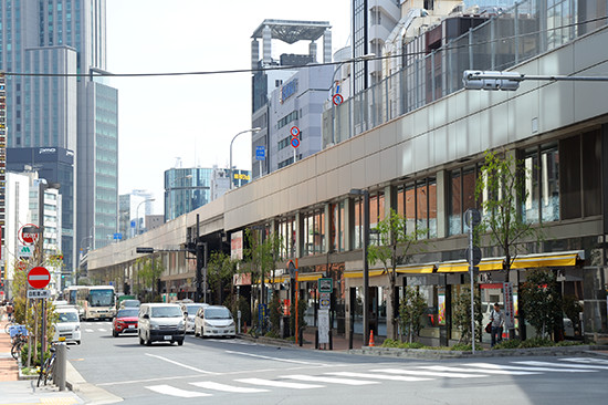 汐留川を埋め立てた上に建つ〈銀座ナイン〉