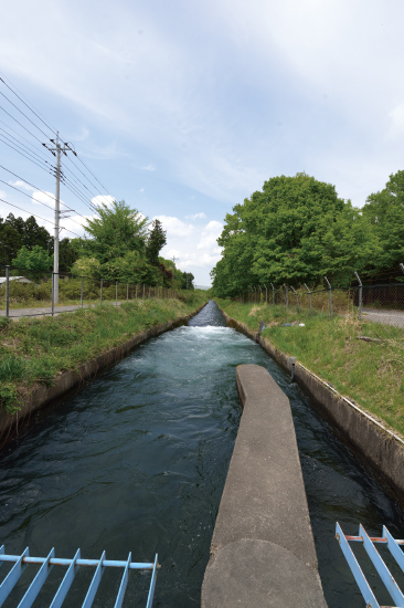 西岩崎頭首工から少し下ったところにある「第一分水工」