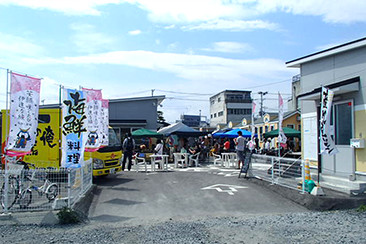 惜しまれつつ2014年11月に閉店した仮設商店街「石巻まちなか復興マルシェ」