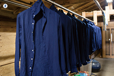 ずらりと並んだシャツは国内外の有名ブランドとBUAISOUのコラボレーション製品