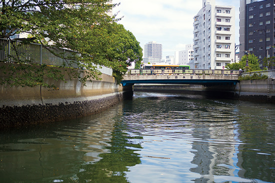 隅田川の東側を流れる平久川（へいきゅうがわ）と大横川の合流点。