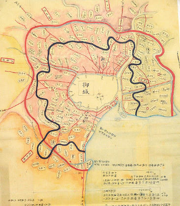 1818（文政元）の「江戸朱引図」。幕府が地図上に赤い線（朱引）を引いて「ここまでが江戸」と定めたもの。