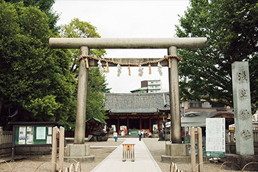 檜前兄弟と土師中知の３人を祀った浅草神社（三社権現社）