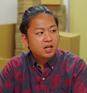 永吉豆腐加工所社長の永吉史弥さん。機械を導入して合理化を図りつつ、昔ながらの味も大事にしている