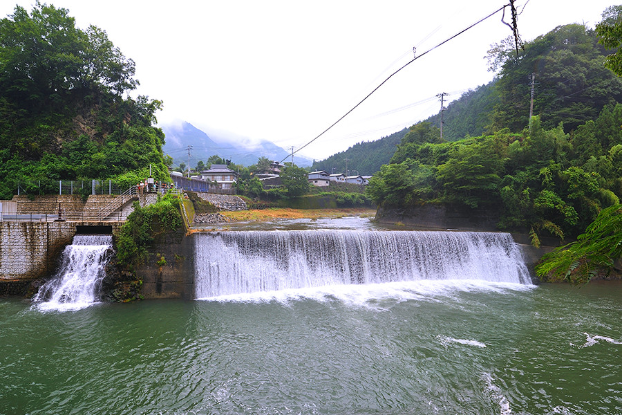 電気の28.5％を自然エネルギーでまかなう高知県高岡郡梼原町は、2009年（平成21）に環境モデル都市の指定を受けている。
