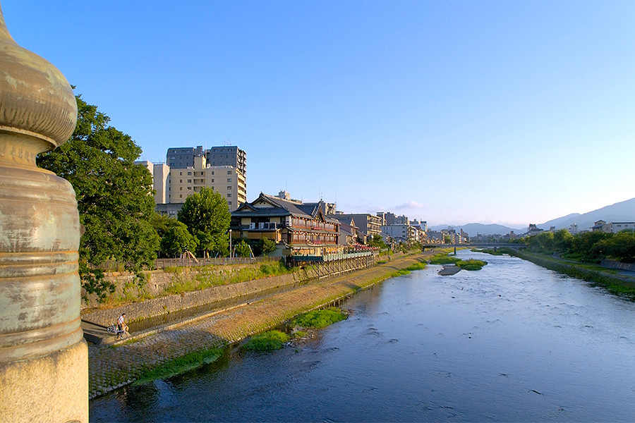 時間・空間で読み解く鴨川 禹の廟はなぜ つくられたのか