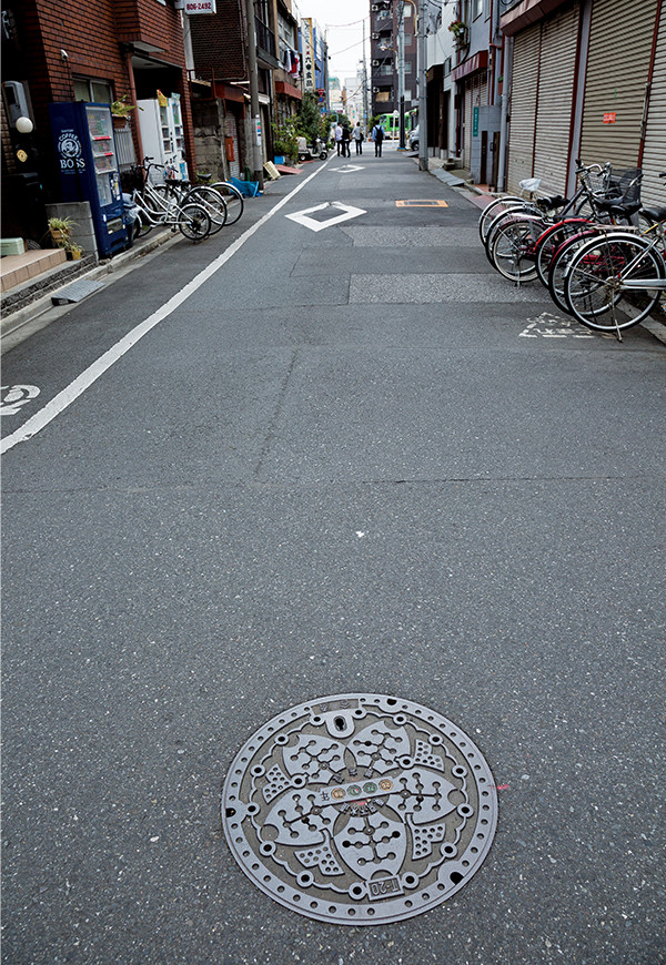 JR南千住駅南側の泪橋付近。