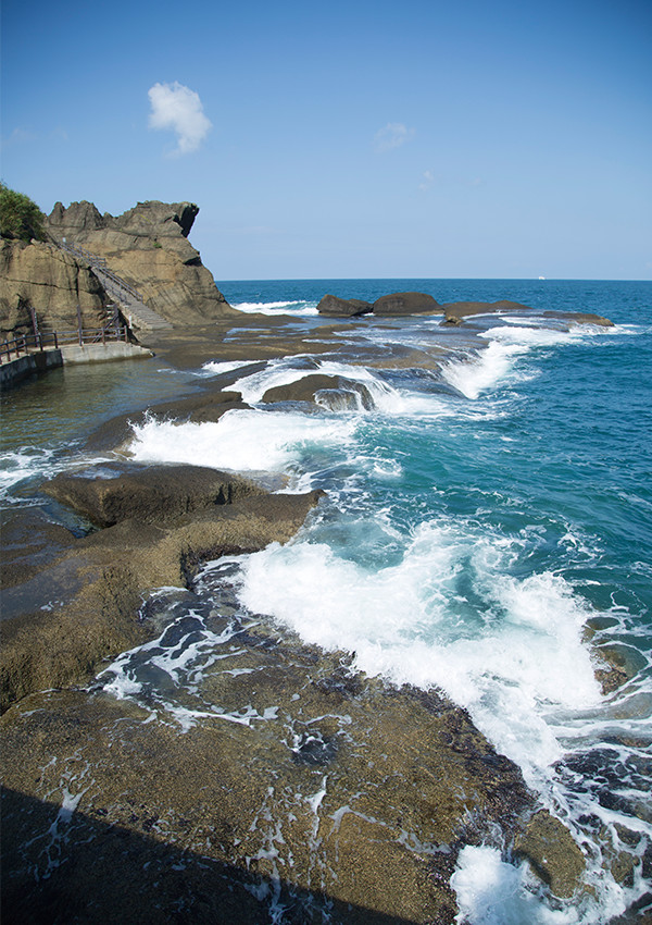 江差町「鴎島」の北前船係船跡