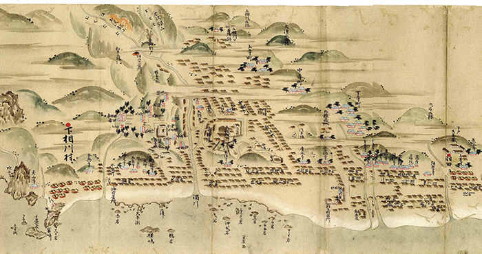 ）江戸時代の相川のまちなみを描いた『佐渡一国海岸図』（部分）。江戸と同じような町割がなされた（相川郷土博物館蔵）