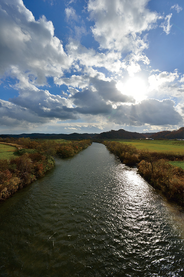 道南唯一の一級河川「後志利別川」。サクラマスやアメマスなどが遡上する美しい川だ