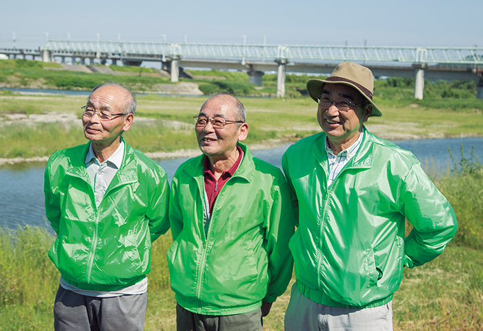 正條自治会で役員を務める炭本正一さん（左）、瀬尾義信さん（中）、古寺敏秀さん（右）