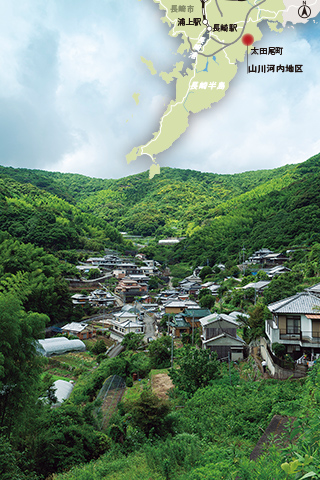 山川河内地区の全景。菊や草花、球根などの栽培で栄え、立派な家屋が多い。潅水事業が完了する以前は、山や沢から流れる水を栽培に使っていた