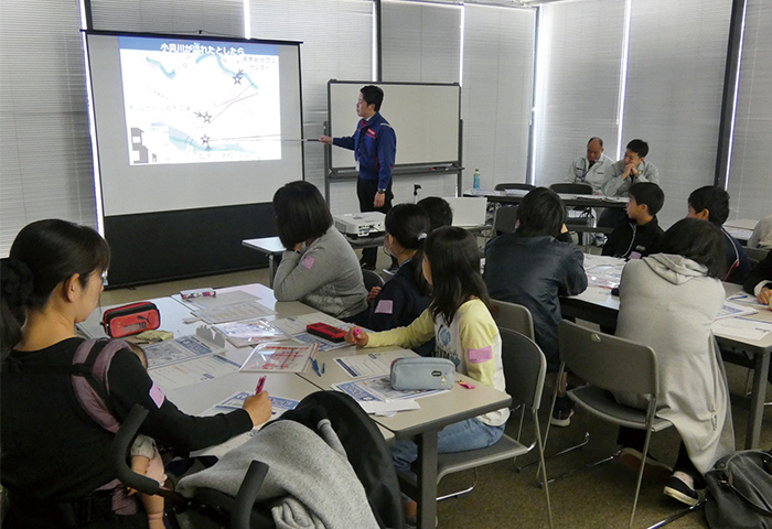 「みんなでタイムラインプロジェクト」取手生活センターの様子（提供：国土交通省関東地方整備局下館河川事務所）