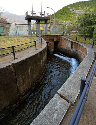 芦ノ湖から狩野川流域へ農業用水を送る「深良用水」の取水口