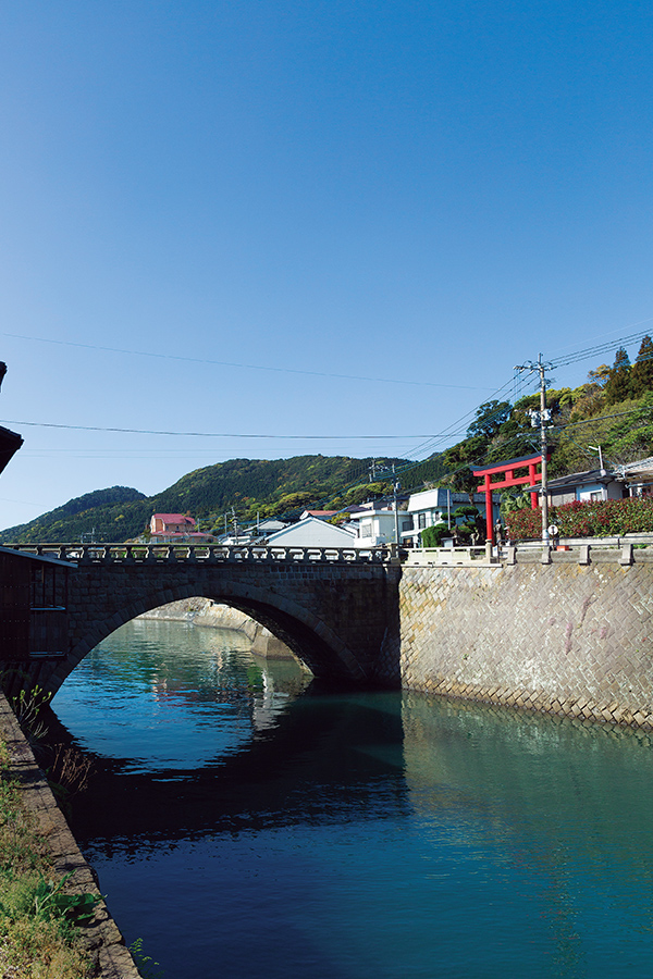 江戸時代前期開削の堀川運河（延長1450m）と明治36年竣工の堀川橋