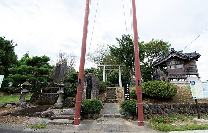 下鳥冨次郎が祀られている上江北辰神社。偉業をたたえる例大祭が今も７月17日に行なわれている