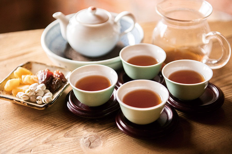 「奥泉」が提供する中国福建省の武夷岩茶。東川町の地下水が味と香りを引き立てる