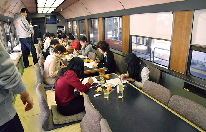 鉄道会社や旅行代理店と取り組んだ「みかん列車」