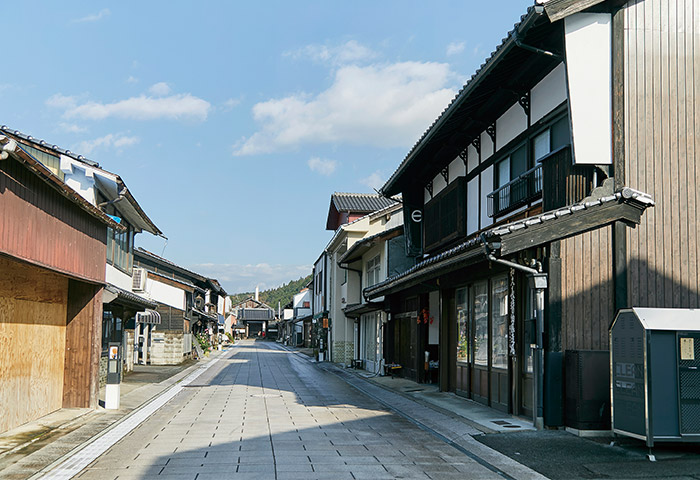 石畳が残る三次の町並み