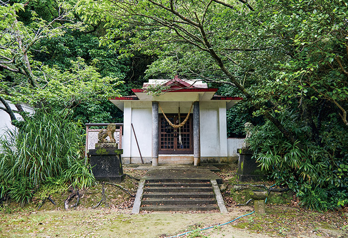 国指定重要無形民俗文化財の伝統芸能「諸鈍シバヤ」が上演される「大屯神社」