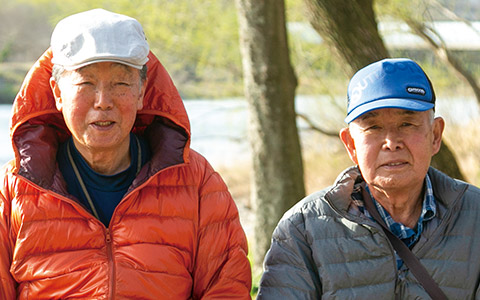 古鼡水辺公園愛護会の会長を務める村山志郎さん（左）と副会長の村山智英さん（右）