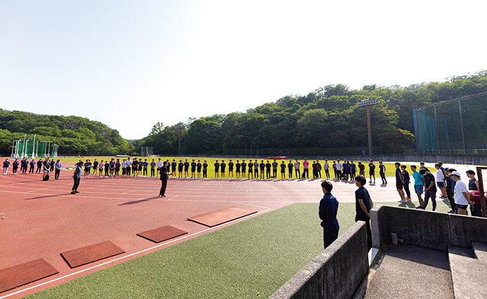 授業を終えて集合した選手たち